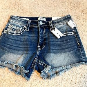 VIGOSS HERITAGE FIT HIGH RISE SHORT. Size 8.